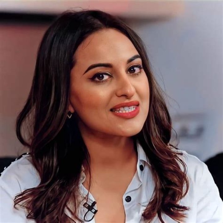 Sonakshi Sinha&rsquo;s Instagram profile post &ldquo;SundaySelfie&rdquo; in 2020
