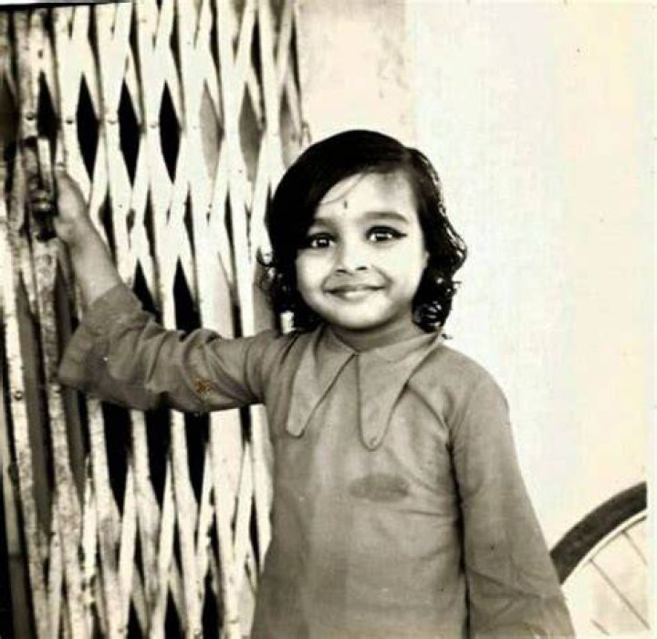 Suchitra Krishnamoorthi Biography Facts, Childhood, Family Life