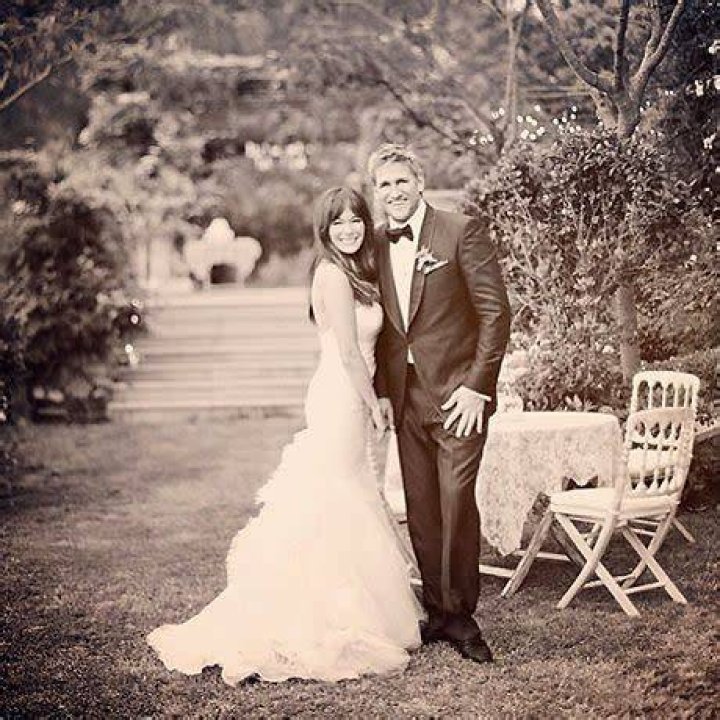 Tiffani Thiessen celebrates wedding anniversary with poignant message