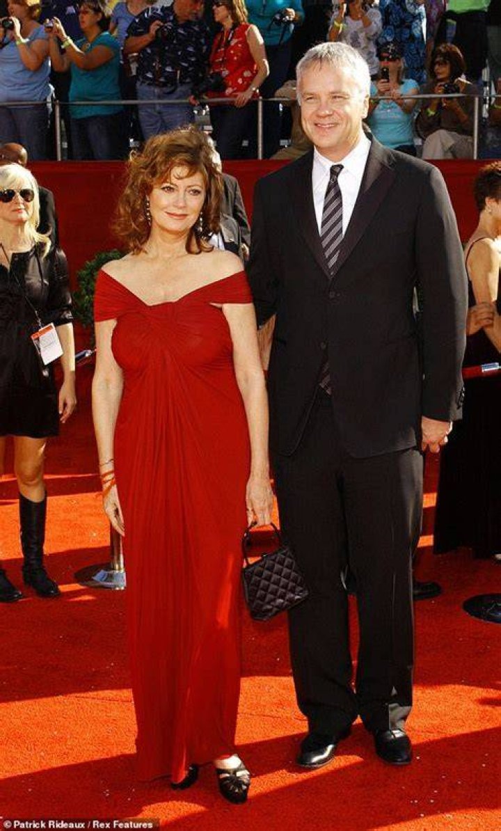 Tim Robbins, 62, files for divorce from his wife Gratiela Brancusi, 30