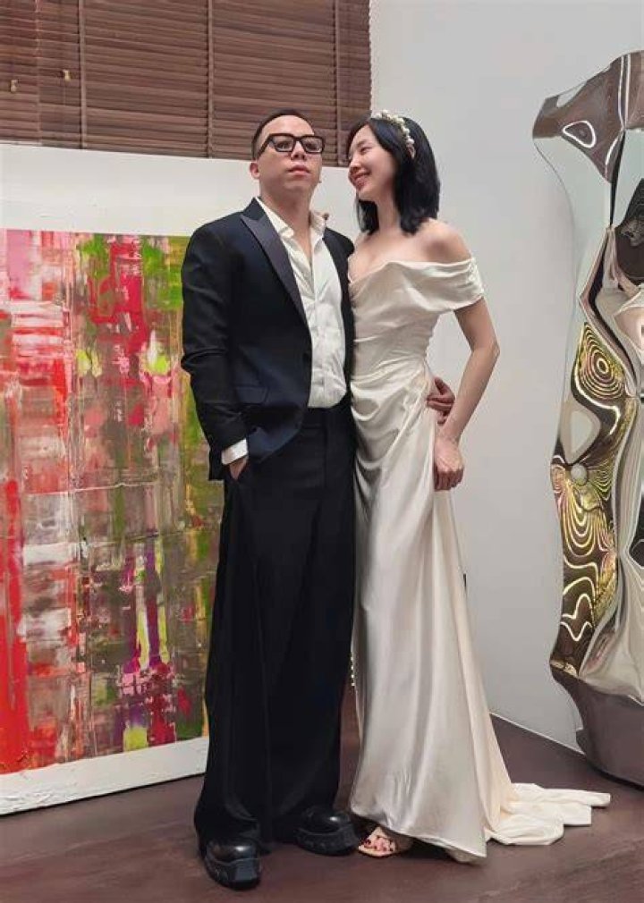 Toc Tien Husband, Hoang Touliver