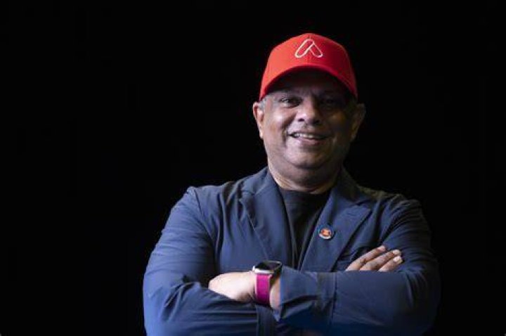 Tony Fernandes celebrity net worth salary, house, car