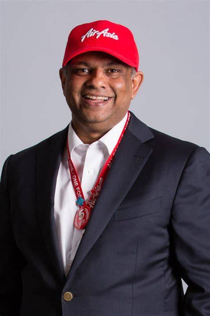 Tony Fernandes 'vigorously rejects' bribery charges