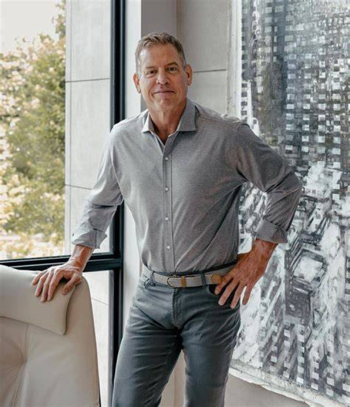 Troy Aikman Made More Money Selling Hot Wings Than in His First