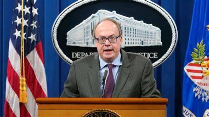 Trump official Jeffrey Clark refuses to answer Jan. 6 questions