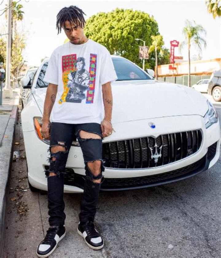 Vic Mensa Height Weight Body Measurements Celebrity Stats