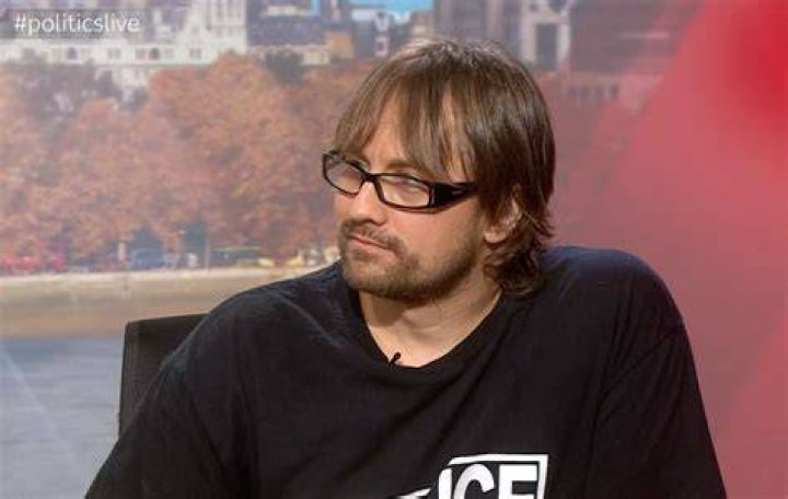 Viewers are perplexed by Wheatus frontman's appearance on Politics Live