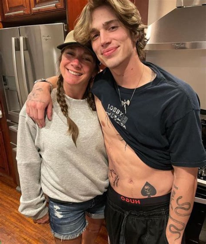Vinnie Hacker&rsquo;s girlfriend threatens to leave job over online bullying