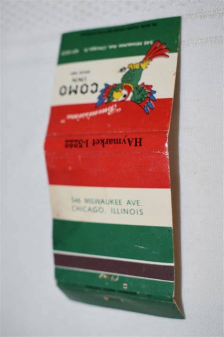 VINTAGE MATCHBOOK - COMO INN CHICAGO, IL - UNSTRUCK picture