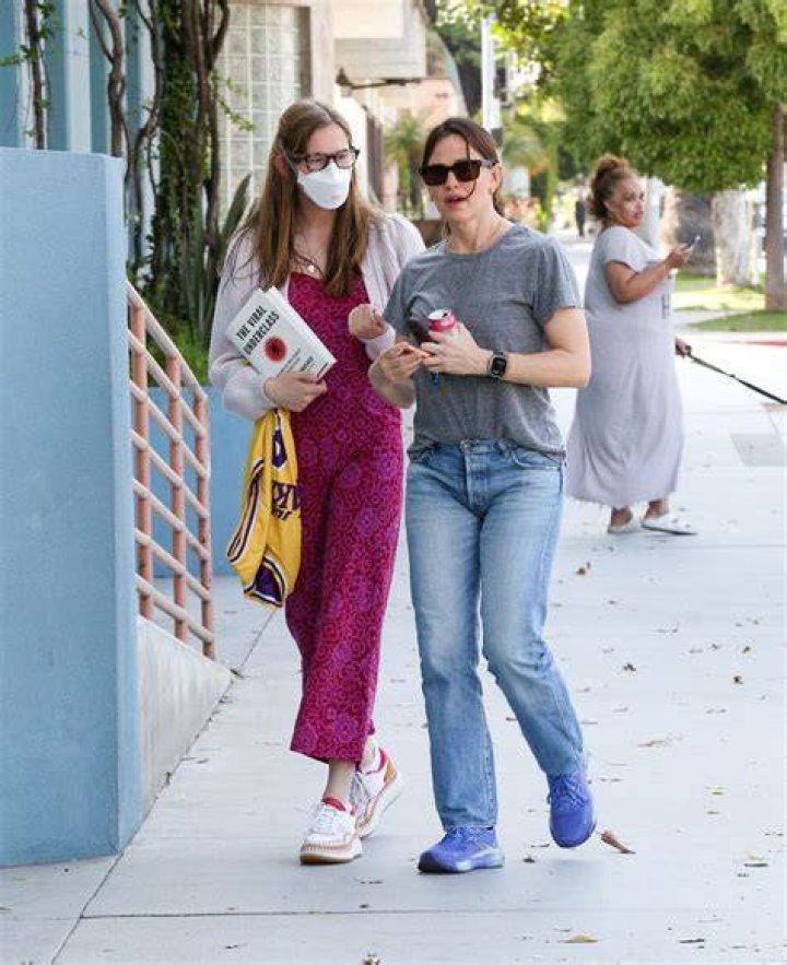 Violet Affleck is a Creative Cutie Photo 1339701 Ben Affleck