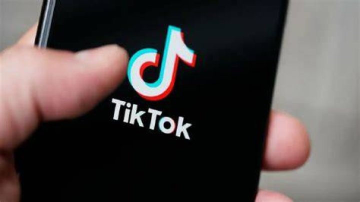 What Is Chroming? Can The TikTok Chroming Trend take Your Life? |