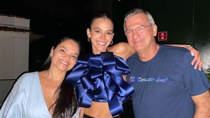 Who are Bruna Marquezine Parents? Meet Telmo Maia and Neide Maia