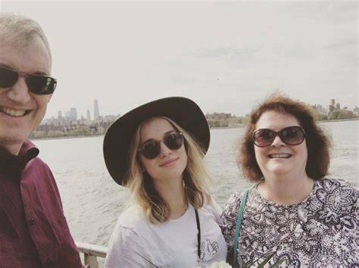 Who are Elizabeth Lail Parents? Meet Dean Franklin Lail and Kay Lurene