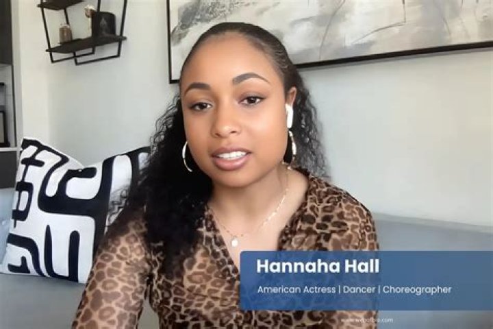 Who is Hannaha Hall Actress of The Chi? Her Age, Wiki & More
