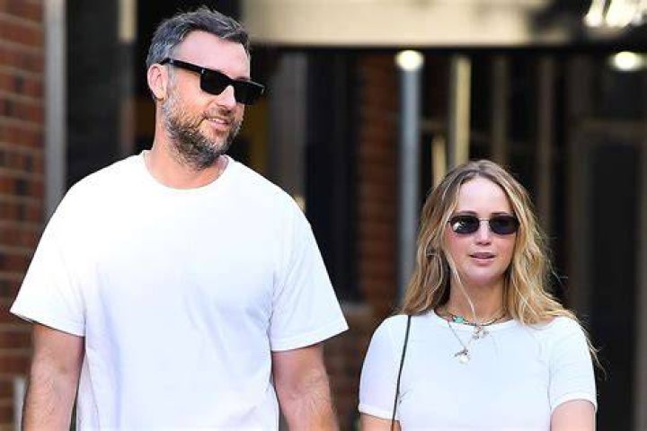 Who Is Jennifer Lawrence Boyfriend in 2024? Is She Married? Creeto