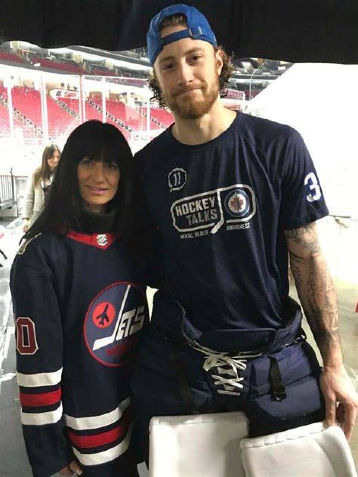 Who Is Laurent Brossoit Wife? Knights Goalie Relationship!