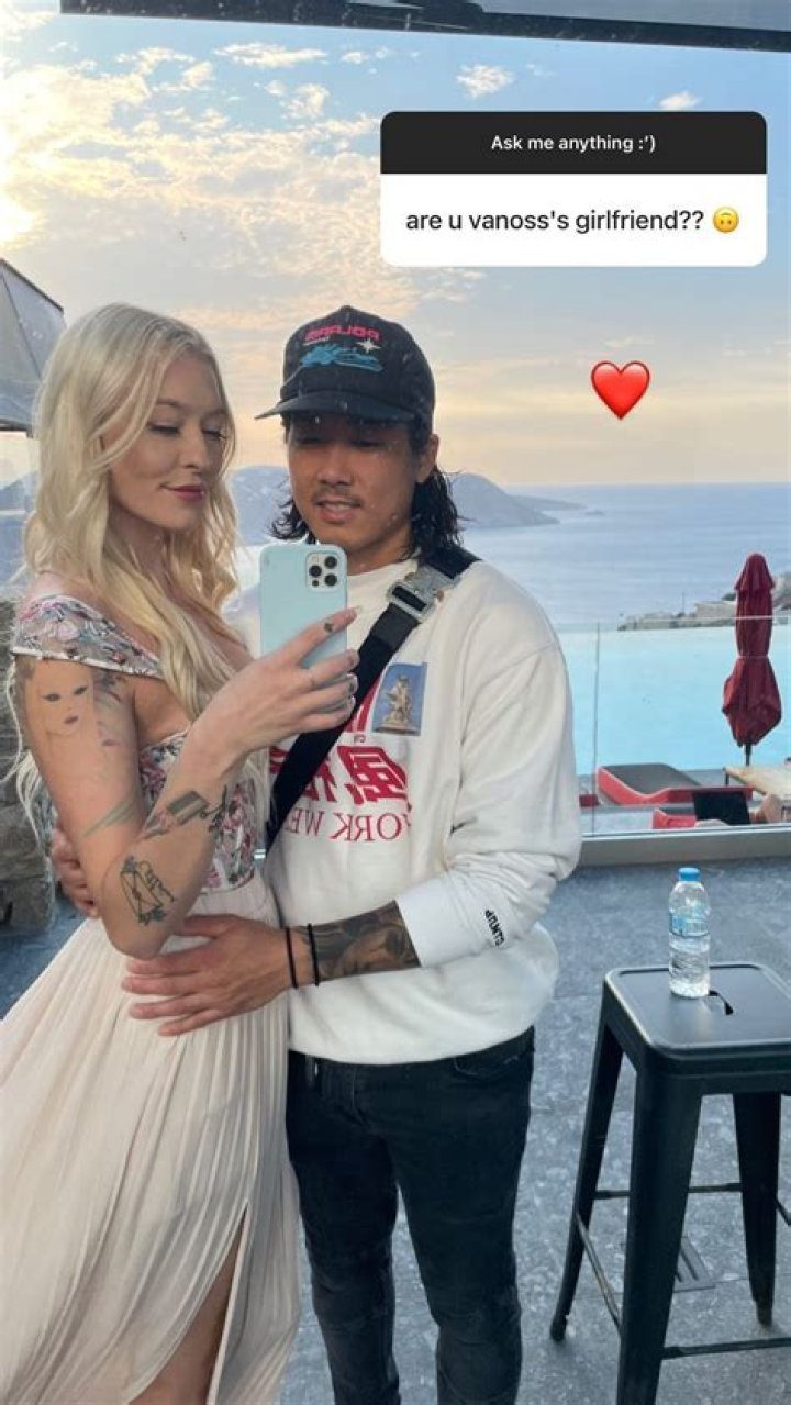 Who is the Girlfriend of Dallas Goedert ? His Parents, Family, Salary